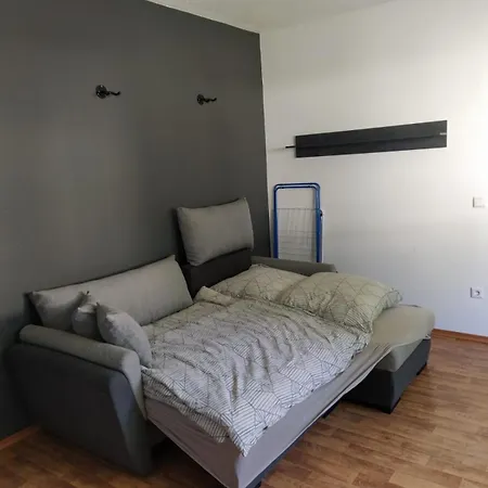 Schoene In Apartment *