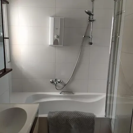 Schoene In Apartment *