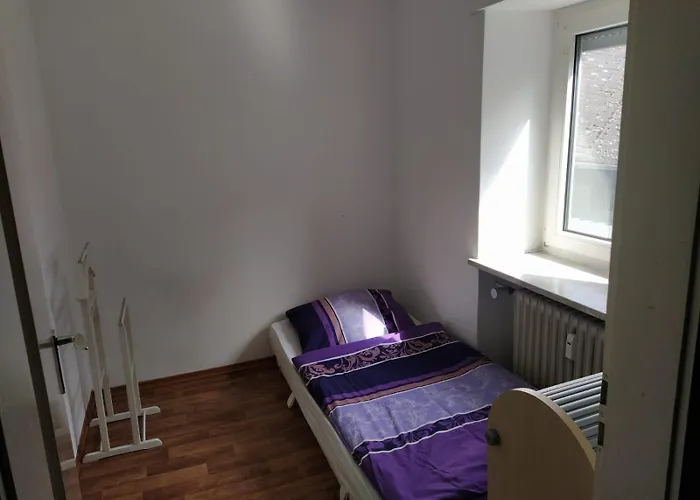 Schoene In * Becheln